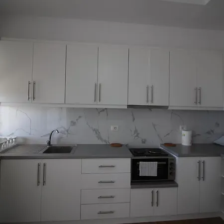Nefeli Apartament *